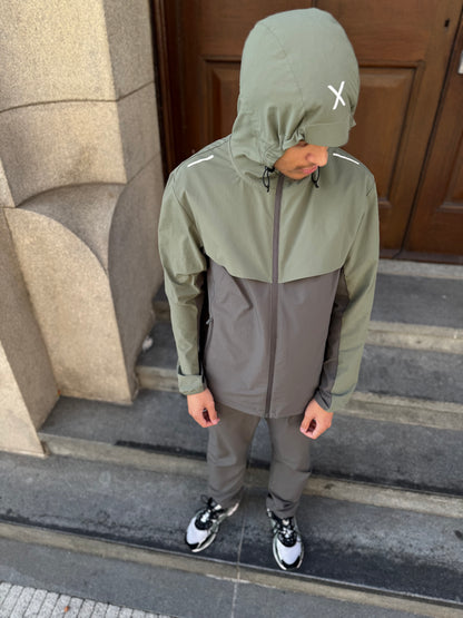TRAIL - X Windbreaker Khaki & Carbon Grey